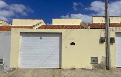 Imagem: A casa possui 2 Dormitórios, 1 Banheiro, 1 Vaga na garagem