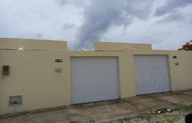 Imagem: A casa possui 2 Dormitórios, 1 Banheiro, 1 Vaga na garagem