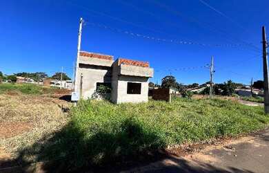 Imagem: O terreno possui 1 Dormitório, 1 Banheiro, 50m² de Área