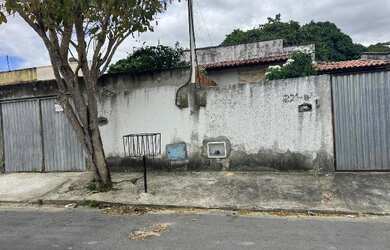 Imagem: A casa possui 2 Dormitórios, 1 Banheiro, 53m² de Área e 141m²