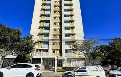 Imagem: O apartamento possui 3 Dormitórios, 1 Banheiro, 1 Vaga na garagem