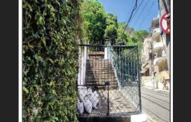 Imagem: O terreno possui 1 Dormitório, 1 Banheiro, 50m² de Área e