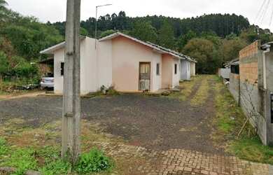 Imagem: A casa possui 2 Dormitórios, 1 Banheiro, 52m² de Área, 124m²