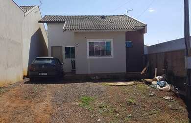 Imagem: A casa possui 2 Dormitórios, 1 Banheiro, 1 Vaga na garagem