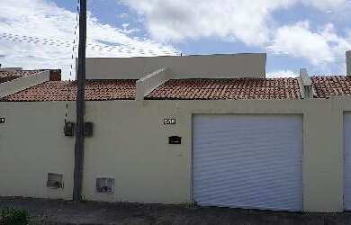 Imagem: A casa possui 2 Dormitórios, 1 Banheiro, 1 Vaga na garagem