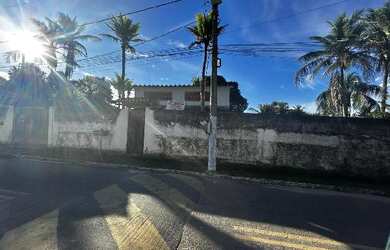 Imagem: A casa possui 3 Dormitórios, 1 Banheiro, 1 Vaga na garagem