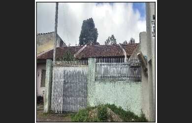 Imagem: A casa possui 1 Dormitório, 1 Banheiro, 1 Vaga na garagem