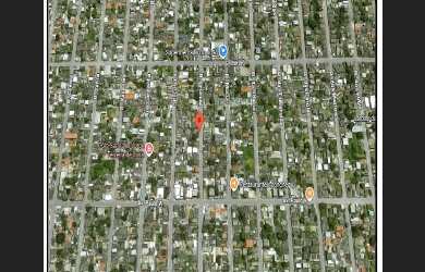 Imagem: A casa possui 1 Dormitório, 1 Banheiro, 30m² de Área, 60m²