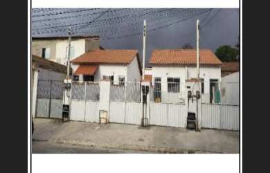 Imagem: A casa possui 1 Dormitório, 1 Banheiro, 28m² de Área e 46m²