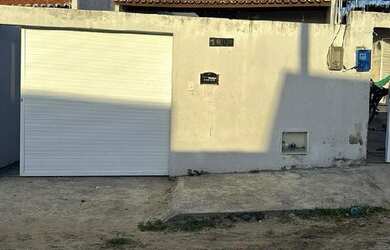 Imagem: A casa possui 2 Dormitórios, 1 Banheiro, 1 Vaga na garagem