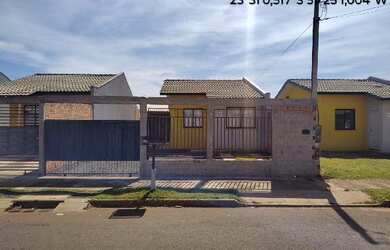 Imagem: A casa possui 2 Dormitórios, 1 Banheiro, 1 Vaga na garagem