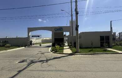 Imagem: A casa possui 2 Dormitórios, 1 Banheiro, 1 Vaga na garagem