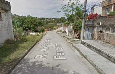 Imagem: A casa possui 2 Dormitórios, 1 Banheiro, 1 Vaga na garagem