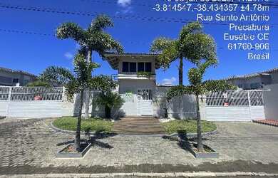 Imagem: A casa possui 4 Dormitórios, 1 Banheiro, 2 Vagas na garagem