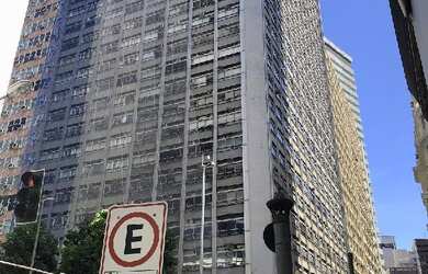 Imagem: A sala comercial possui 1 Dormitório, 1 Banheiro e 40m² de