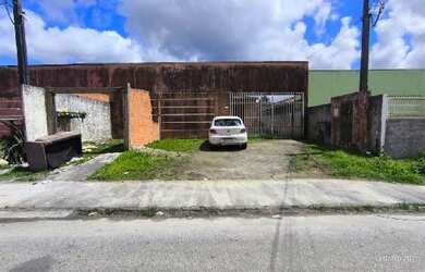 Imagem: A casa possui 2 Dormitórios, 1 Banheiro, 1 Vaga na garagem