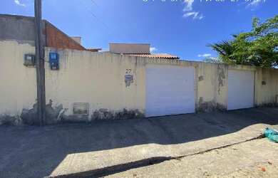 Imagem: A casa possui 2 Dormitórios, 1 Banheiro, 1 Vaga na garagem