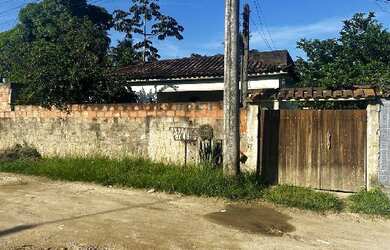 Imagem: A casa possui 1 Dormitório, 1 Banheiro, 1 Vaga na garagem