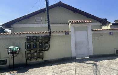 Imagem: A casa possui 1 Dormitório, 1 Banheiro, 24m² de Área e 34m²