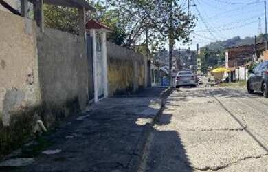 Imagem: A casa possui 1 Dormitório, 1 Banheiro, 63m² de Área, 190m²