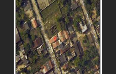 Imagem: A casa possui 1 Dormitório, 1 Banheiro, 1 Vaga na garagem