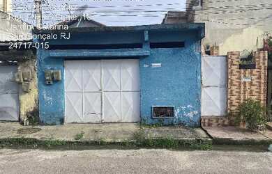 Imagem: A casa possui 2 Dormitórios, 1 Banheiro, 1 Vaga na garagem