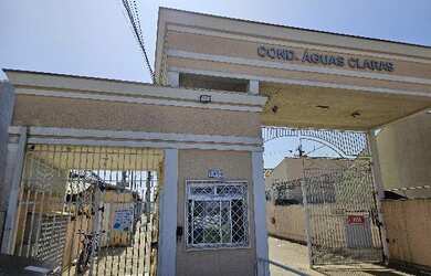 Imagem: A casa possui 2 Dormitórios, 1 Banheiro, 1 Vaga na garagem