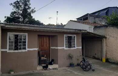 Imagem: A casa possui 2 Dormitórios, 1 Banheiro, 39m² de Área e 201m²