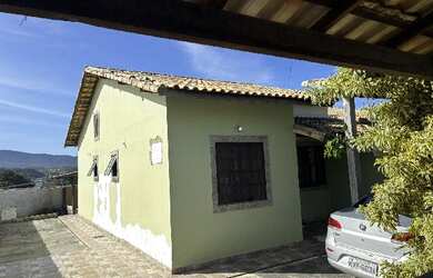 Imagem: A casa possui 2 Dormitórios, 1 Banheiro, 1 Vaga na garagem