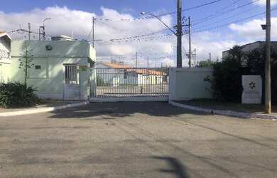 Imagem: A casa possui 2 Dormitórios, 1 Banheiro, 1 Vaga na garagem