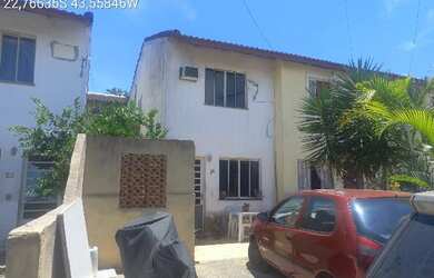 Imagem: A casa possui 2 Dormitórios, 1 Banheiro, 1 Vaga na garagem