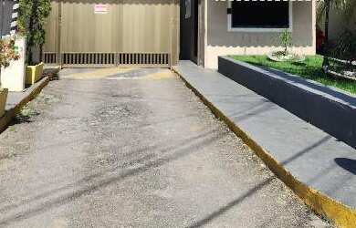 Imagem: A casa possui 2 Dormitórios, 1 Banheiro, 178m² de Área e