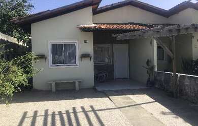 Imagem: A casa possui 2 Dormitórios, 1 Banheiro, 49m² de Área e 126m²