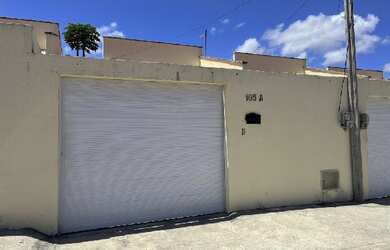 Imagem: A casa possui 2 Dormitórios, 1 Banheiro, 1 Vaga na garagem