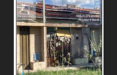 Imagem: A casa possui 3 Dormitórios, 1 Banheiro, 121m² de Área e