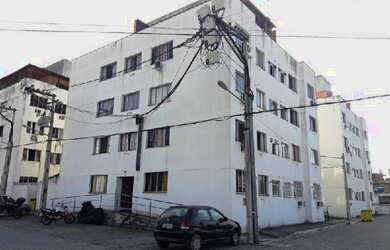 Imagem: O apartamento possui 3 Dormitórios, 1 Banheiro, 1 Vaga na garagem