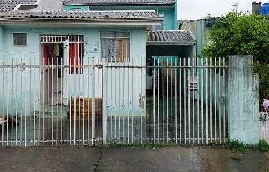 Imagem: A casa possui 2 Dormitórios, 1 Banheiro, 1 Vaga na garagem