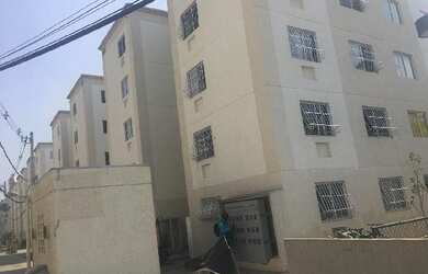 Imagem: O apartamento possui 2 Dormitórios, 1 Banheiro, 1 Vaga na garagem