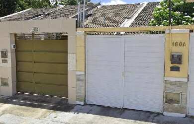 Imagem: A casa possui 2 Dormitórios, 1 Banheiro, 69m² de Área, 145m²