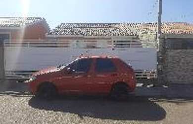 Imagem: A casa possui 1 Dormitório, 1 Banheiro e está localizado