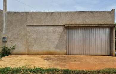 Imagem: A casa possui 1 Dormitório, 1 Banheiro e está localizado