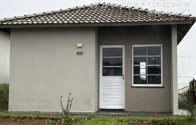 Imagem: A casa possui 2 Dormitórios, 1 Banheiro, 1 Vaga na garagem