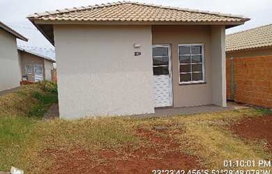 Imagem: A casa possui 2 Dormitórios, 1 Banheiro, 1 Vaga na garagem