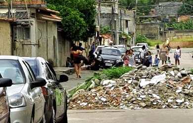 Imagem: A casa possui 2 Dormitórios, 1 Banheiro, 1 Vaga na garagem