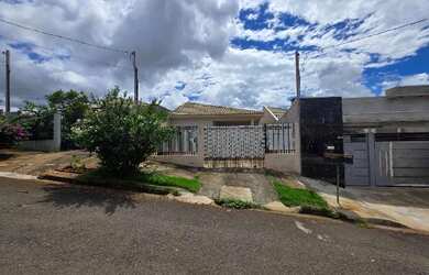 Imagem: A casa possui 2 Dormitórios, 1 Banheiro, 68m² de Área, 144m²