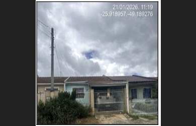 Imagem: A casa possui 3 Dormitórios, 1 Banheiro, 75m² de Área, 180m²