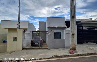 Imagem: A casa possui 3 Dormitórios, 1 Banheiro, 68m² de Área, 163m²