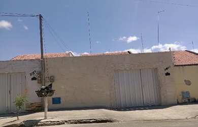 Imagem: A casa possui 2 Dormitórios, 1 Banheiro, 75m² de Área, 181m²