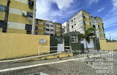 Imagem: O apartamento possui 3 Dormitórios, 1 Banheiro, 1 Vaga na garagem