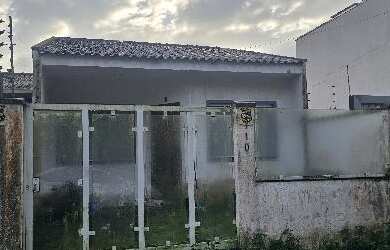 Imagem: A casa possui 2 Dormitórios, 1 Banheiro, 53m² de Área, 82m²